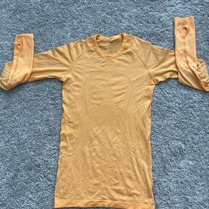 Women’s Lululemon Shirt